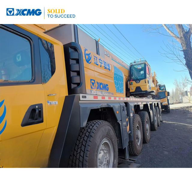 XCMG Official High Quality 130 Ton Used All Terrain Crane XCA130L8C Price for Sale